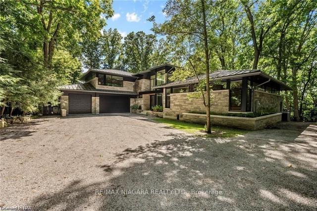 22 Melrose Dr, House detached with 3 bedrooms, 3 bathrooms and 7 parking in Niagara on the Lake ON | Image 1
