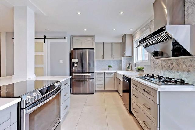 257 Woodhall Rd, House detached with 4 bedrooms, 4 bathrooms and 4 parking in Markham ON | Image 6