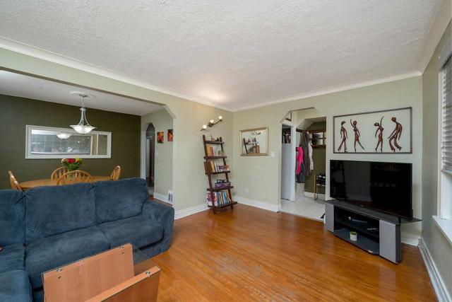 420 Lanor Ave, House detached with 3 bedrooms, 2 bathrooms and 3 parking in Toronto ON | Image 19