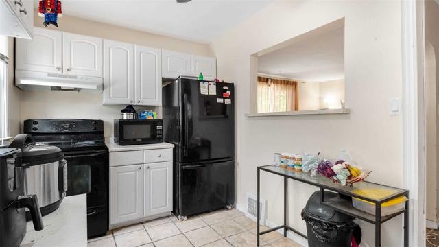 2083 Grove Ave, House detached with 3 bedrooms, 2 bathrooms and 2 parking in Windsor ON | Image 26
