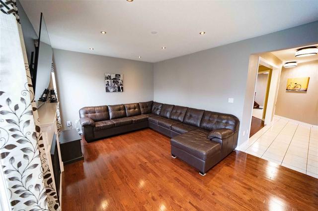 12 Fossil St, House detached with 4 bedrooms, 4 bathrooms and 4 parking in Brampton ON | Image 33