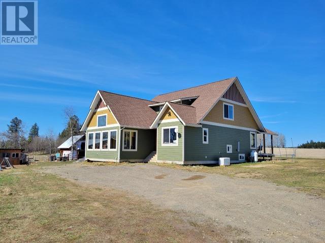4315 Parker Drive, House detached with 4 bedrooms, 3 bathrooms and null parking in Cariboo F BC | Image 1