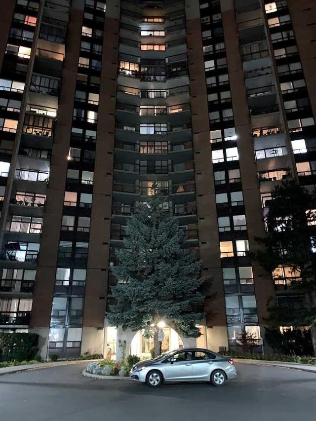 1710 - 20 Mississauga Valley Blvd, Condo with 3 bedrooms, 2 bathrooms and 2 parking in Mississauga ON | Image 1