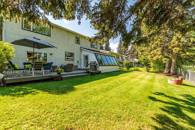 916 Mapleglade Drive Se, House detached with 5 bedrooms, 2 bathrooms and 4 parking in Calgary AB | Image 1