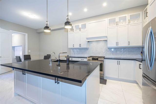 16 Via Romano Blvd, House attached with 4 bedrooms, 5 bathrooms and 6 parking in Vaughan ON | Image 5