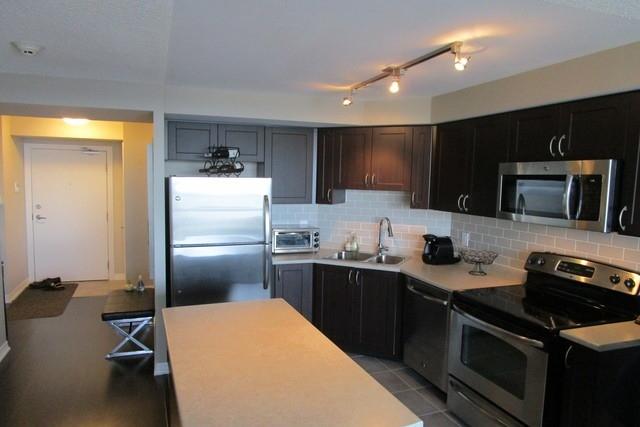 1940 Ironstone Dr, Condo with 1 bedrooms, 2 bathrooms and 1 parking in Burlington ON | Image 4