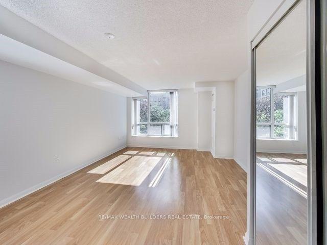 212 - 109 Front St E, Condo with 0 bedrooms, 1 bathrooms and 0 parking in Toronto ON | Image 3