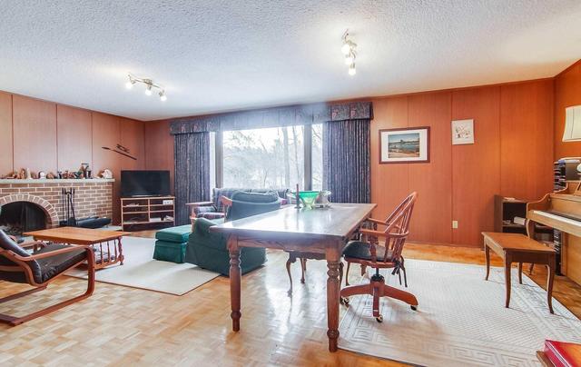 15 Artinger Crt, House detached with 3 bedrooms, 3 bathrooms and 8 parking in Toronto ON | Image 13