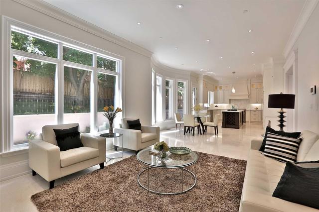 18 Viamede Cres, House detached with 4 bedrooms, 7 bathrooms and 7 parking in Toronto ON | Image 9