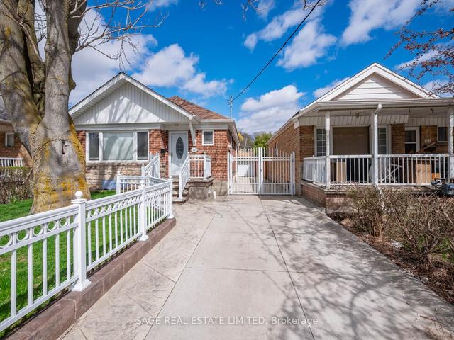 505 Caledonia Rd, House detached with 2 bedrooms, 2 bathrooms and 4 parking in Toronto ON | Image 12