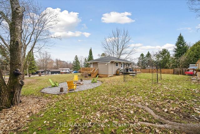 231 Lakeshore Dr, House detached with 2 bedrooms, 1 bathrooms and 10 parking in Kawartha Lakes ON | Image 15
