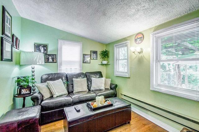 61 Torrens Ave, House detached with 3 bedrooms, 2 bathrooms and 7 parking in Toronto ON | Image 8