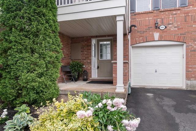 1221 Mcdowell Cres, House attached with 2 bedrooms, 2 bathrooms and 3 parking in Milton ON | Image 12