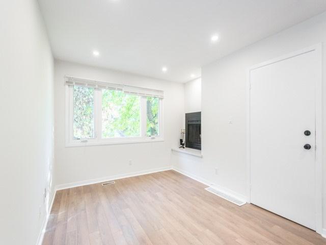 19 Sydenham St, House attached with 3 bedrooms, 3 bathrooms and 1 parking in Toronto ON | Image 6