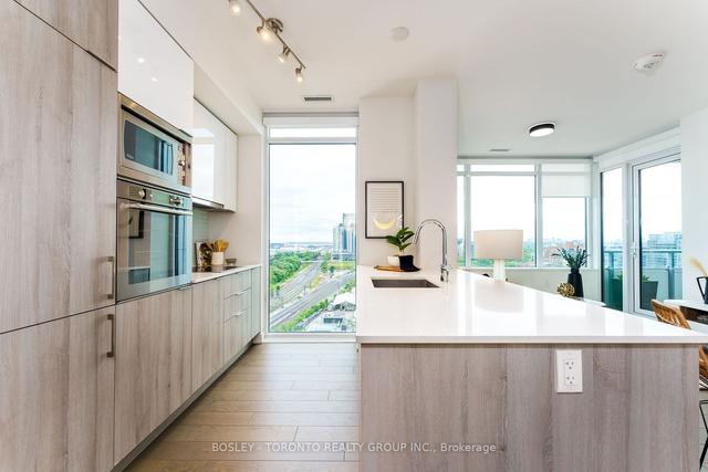 1507 - 27 Bathurst St, Condo with 2 bedrooms, 2 bathrooms and 1 parking in Toronto ON | Image 6