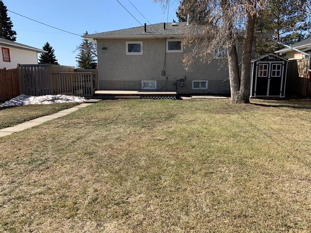 818 9th Avenue, House detached with 2 bedrooms, 1 bathrooms and 4 parking in Wainwright AB | Image 44