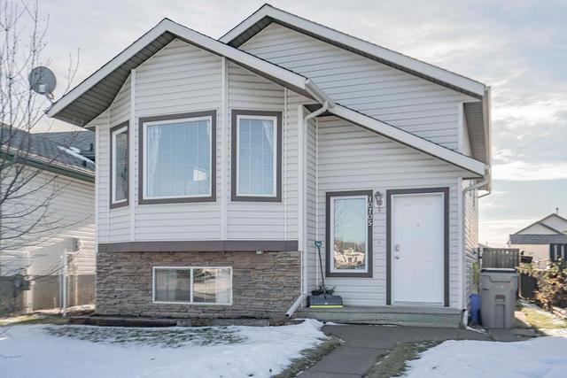10705 74 Avenue, House detached with 5 bedrooms, 2 bathrooms and 2 parking in Greenview No. 16 AB | Image 9