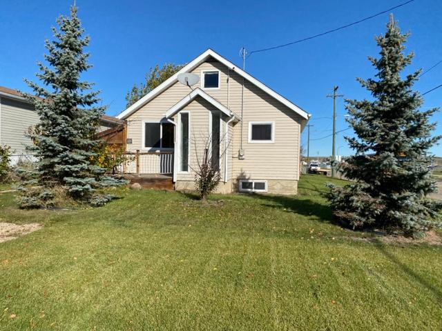 9702 103 Avenue, House detached with 2 bedrooms, 1 bathrooms and 2 parking in Grande Prairie County No. 1 AB | Image 2