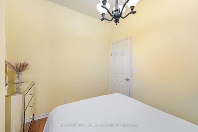 524 Salem Ave N, House detached with 2 bedrooms, 2 bathrooms and 2 parking in Toronto ON | Image 7