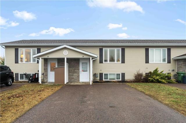 28 Renfrew Street, Townhouse with 2 bedrooms, 2 bathrooms and 4 parking in Petawawa ON | Image 1