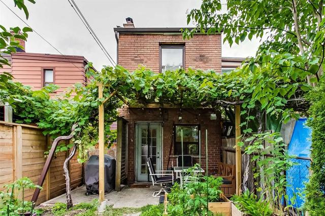 131 Lansdowne Ave, House attached with 3 bedrooms, 2 bathrooms and 1 parking in Toronto ON | Image 25
