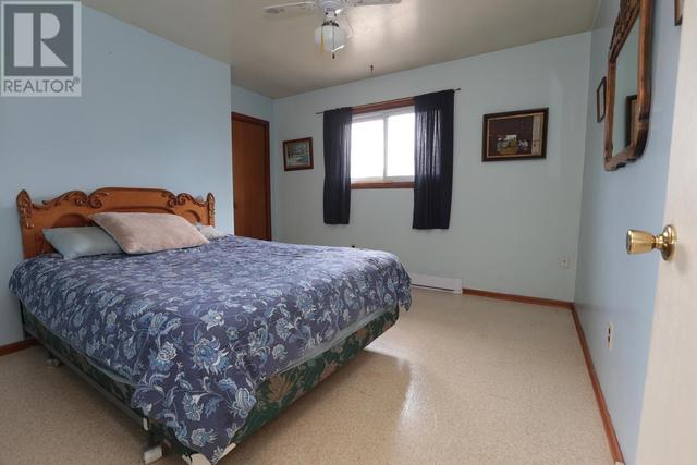 33 Huntington Pk, House detached with 4 bedrooms, 2 bathrooms and null parking in Sault Ste. Marie ON | Image 30