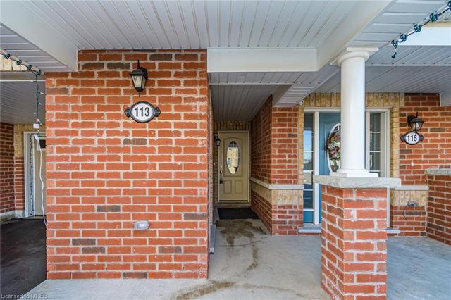 113 Lemieux Court, House attached with 3 bedrooms, 2 bathrooms and 3 parking in Milton ON | Image 4