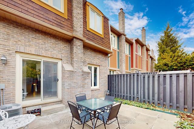 566 Sandhurst Circ, Townhouse with 3 bedrooms, 2 bathrooms and 2 parking in Toronto ON | Image 33