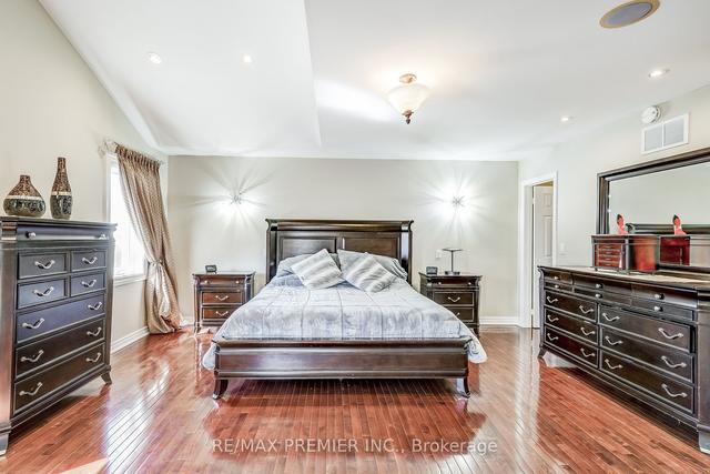 49 Guery Cres, House detached with 4 bedrooms, 5 bathrooms and 6 parking in Vaughan ON | Image 15
