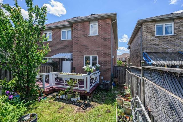 355 Oaktree Circ, House semidetached with 4 bedrooms, 4 bathrooms and 2 parking in Mississauga ON | Image 20