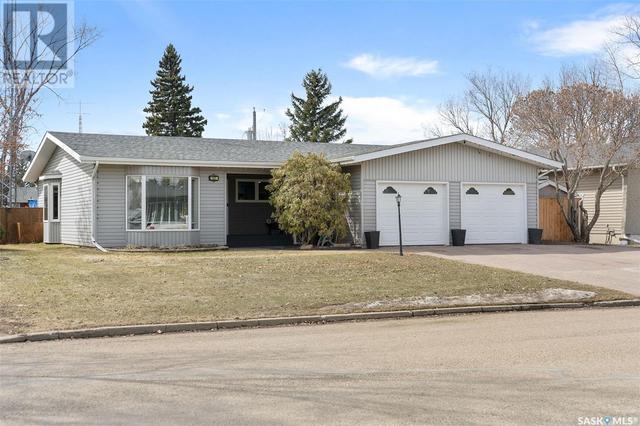 107 7th Avenue W, House detached with 5 bedrooms, 3 bathrooms and null parking in Watrous SK | Image 3