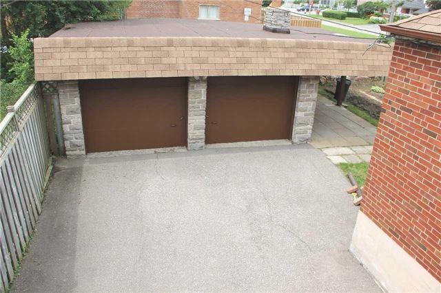 70 Greylawn Cres, House detached with 4 bedrooms, 4 bathrooms and 8 parking in Toronto ON | Image 16