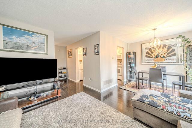 62 - 1610 Crawforth St, Townhouse with 3 bedrooms, 2 bathrooms and 2 parking in Whitby ON | Image 4
