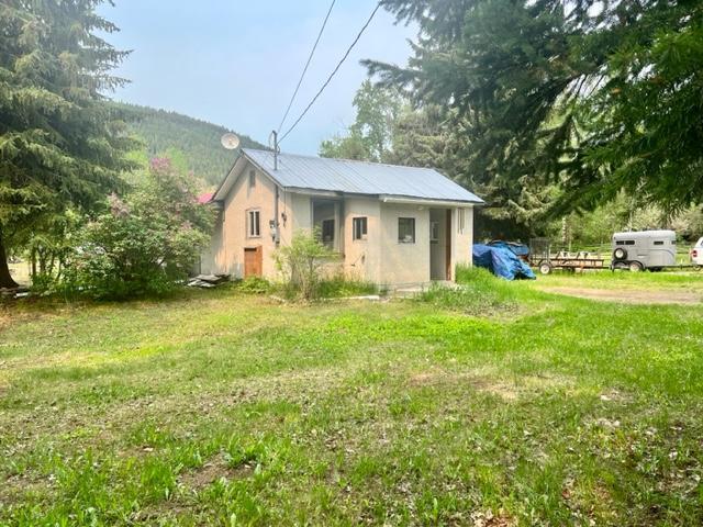 1 - 9006 Moyie Avenue, House detached with 3 bedrooms, 2 bathrooms and 7 parking in Central Kootenay B BC | Image 39