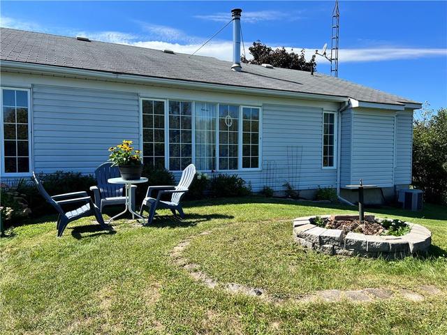14 Polk Crescent, House detached with 2 bedrooms, 2 bathrooms and 6 parking in Rideau Lakes ON | Image 9