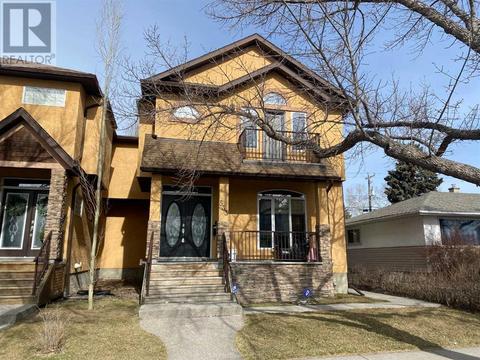 533 Northmount Drive Nw, House semidetached with 3 bedrooms, 2 bathrooms and 2 parking in Calgary AB | Card Image
