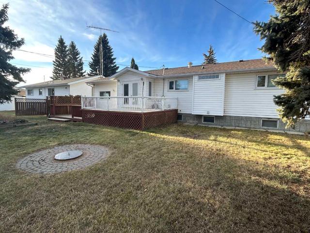 5021 46 Street, House detached with 3 bedrooms, 2 bathrooms and 4 parking in Daysland AB | Image 5