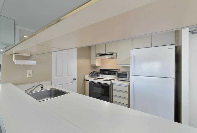 ph10 - 701 King St, Condo with 2 bedrooms, 2 bathrooms and 1 parking in Toronto ON | Image 3