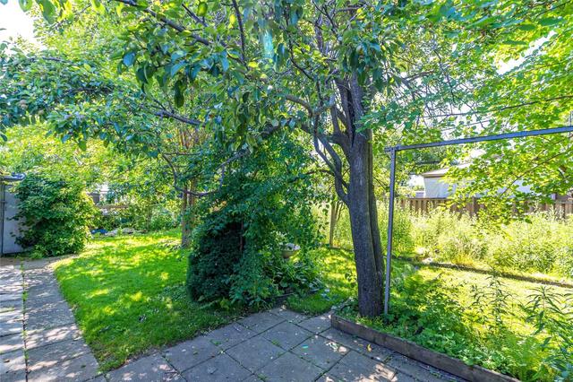 51 Medina Cres, House detached with 3 bedrooms, 2 bathrooms and 5 parking in Toronto ON | Image 32