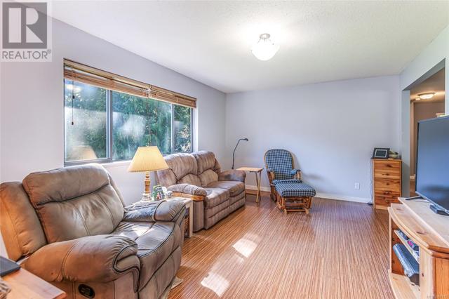 4517 Callow Rd, House detached with 6 bedrooms, 3 bathrooms and 4 parking in Nanaimo H BC | Image 14