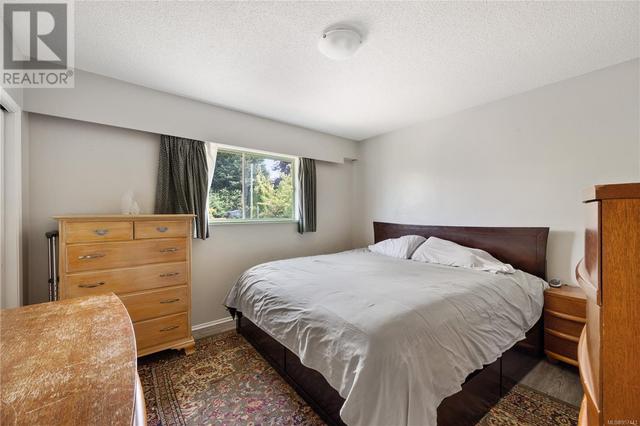 1841 Robb Ave, House detached with 4 bedrooms, 2 bathrooms and 3 parking in Comox BC | Image 13