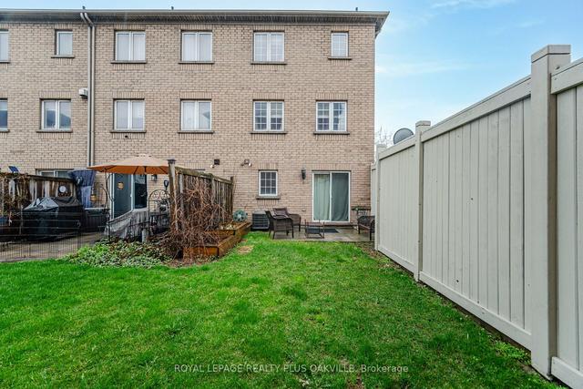 42 - 470 Beach Blvd, Townhouse with 3 bedrooms, 3 bathrooms and 2 parking in Hamilton ON | Image 32