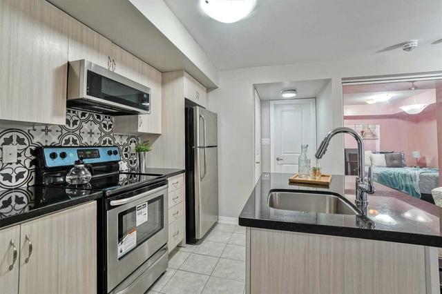 42 - 2315 Sheppard Ave W, Townhouse with 1 bedrooms, 1 bathrooms and 1 parking in Toronto ON | Image 2