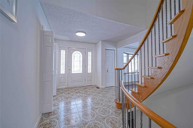 35 Bearwood Dr, House detached with 5 bedrooms, 3 bathrooms and 6 parking in Toronto ON | Image 28