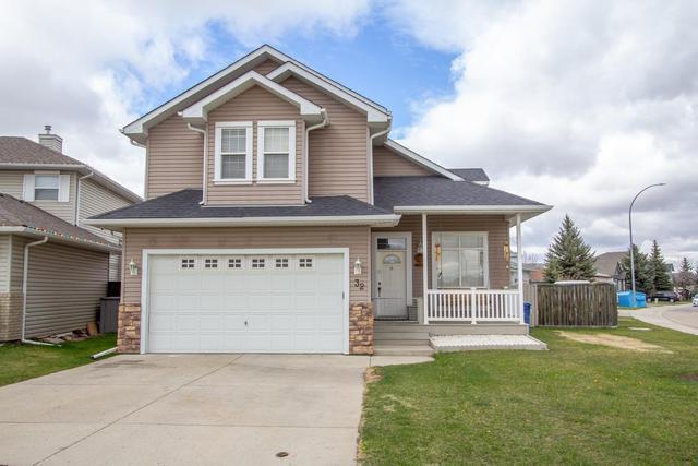 32 Willowbrook Bay Nw, House detached with 3 bedrooms, 2 bathrooms and 4 parking in Airdrie AB | Image 4