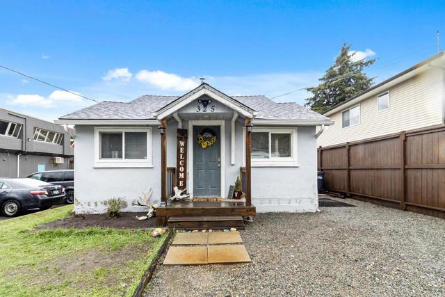 325 Hudson Bay Street, House detached with 3 bedrooms, 1 bathrooms and null parking in Hope BC | Image 1