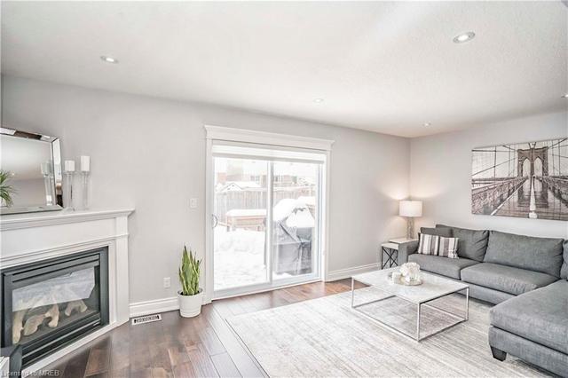 26 Couling Crescent Crescent, House attached with 3 bedrooms, 2 bathrooms and 2 parking in Guelph ON | Image 13