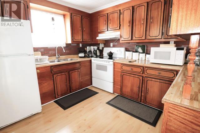 51 Main Street, House detached with 2 bedrooms, 1 bathrooms and null parking in Howley NL | Image 8