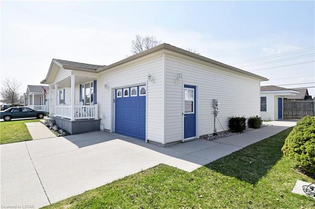 17 - 5700 Blackwell Side Road, House detached with 2 bedrooms, 2 bathrooms and null parking in Sarnia ON | Image 3