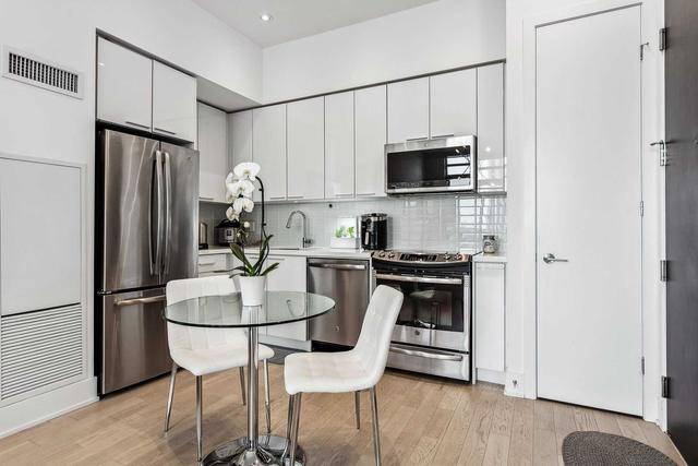 ph5 - 10 Park Lawn Rd, Condo with 1 bedrooms, 1 bathrooms and 1 parking in Toronto ON | Card Image
